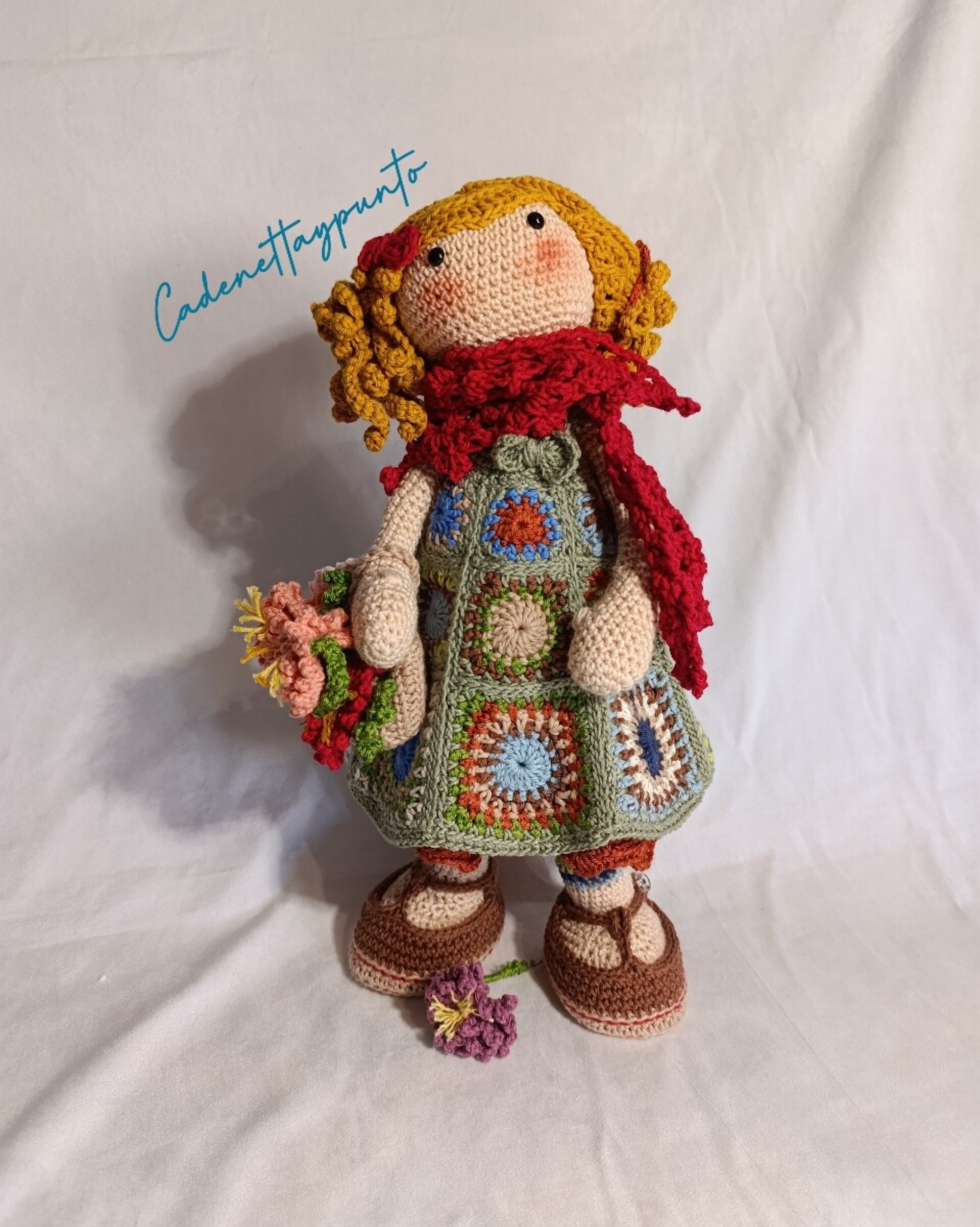 Muñeca Amigurumi, "Mia" - 4